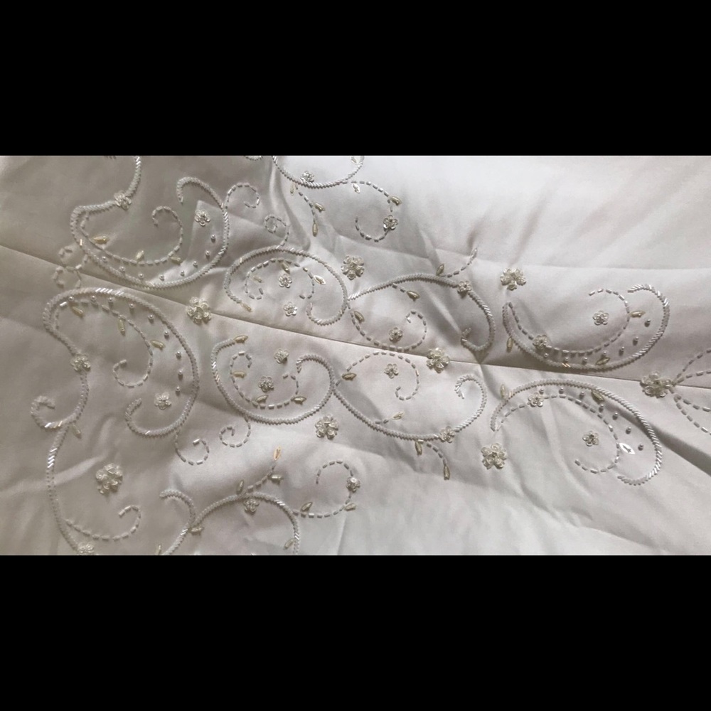 David’s Bridal Halter Top Wedding Dress - Picture 5 of 8